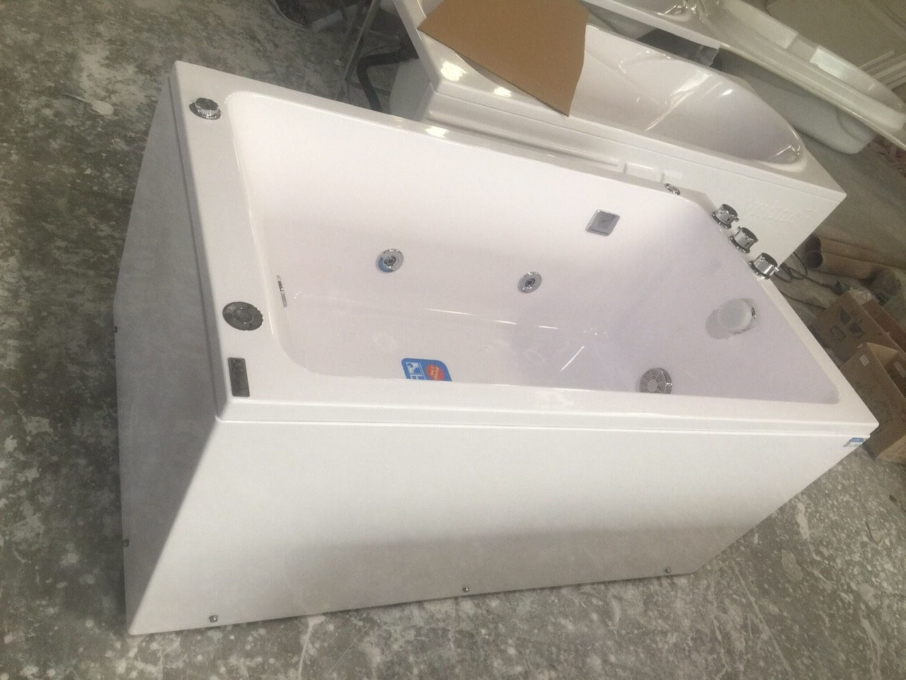 Bồn xục FANTINY MBM 135R